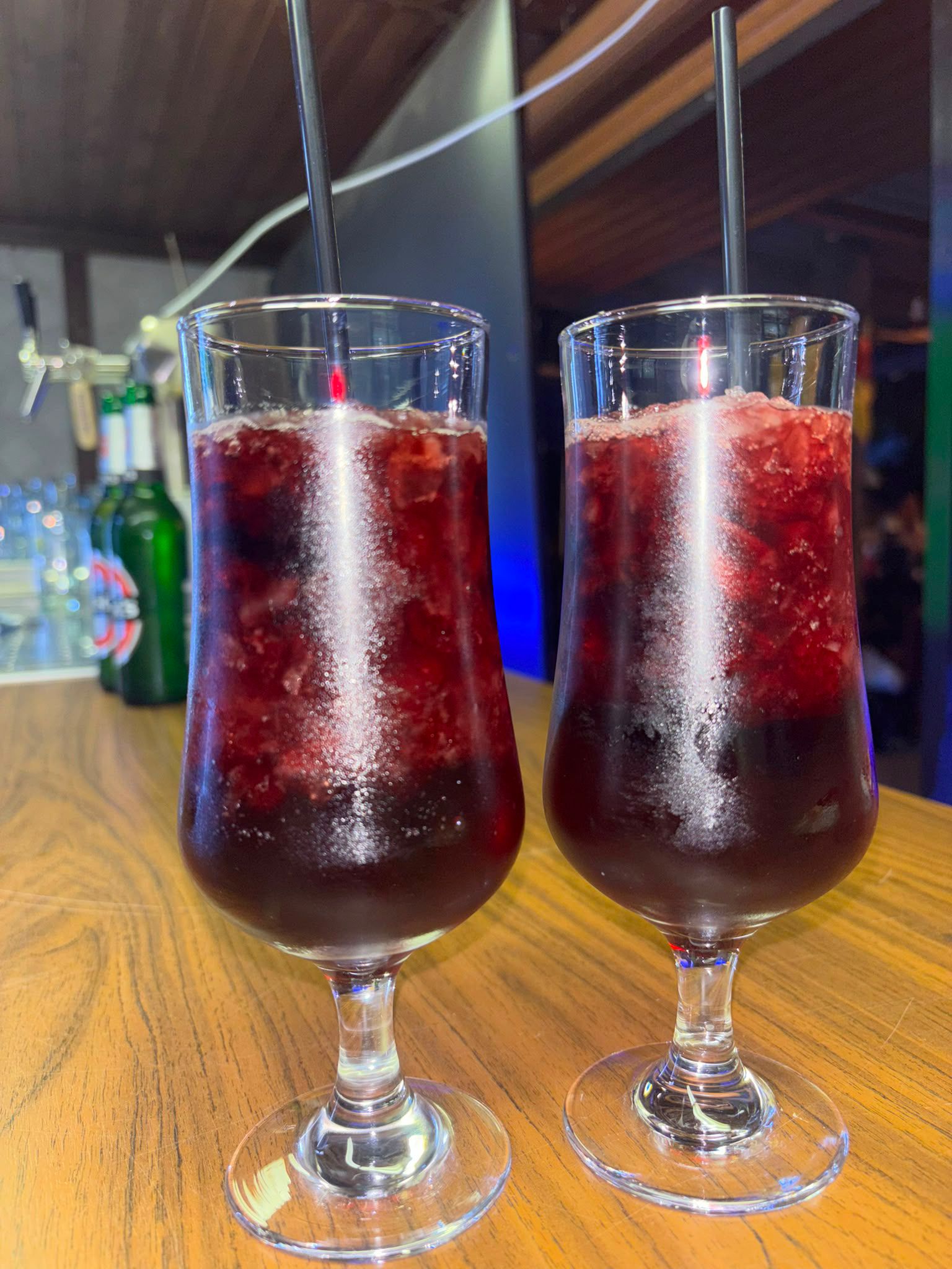 Rote Cocktails bei The Witches