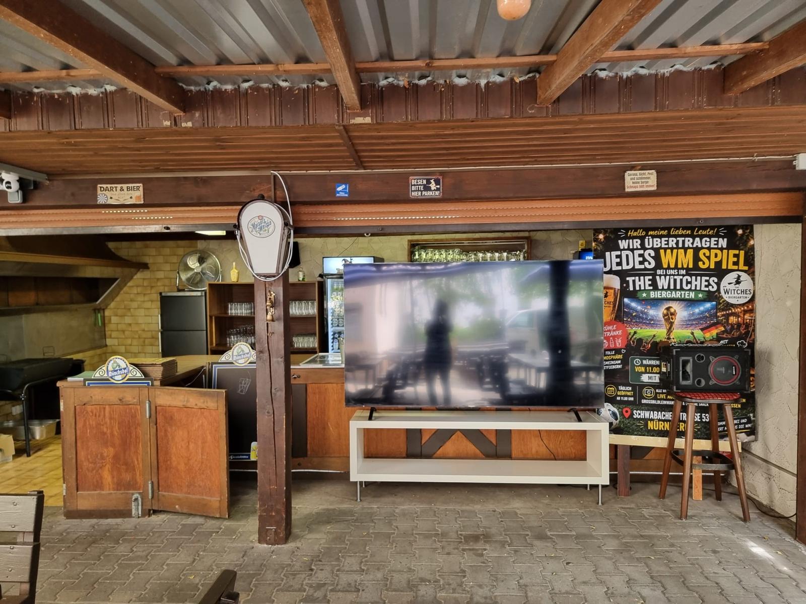 Sitzbereich mit Fernseher